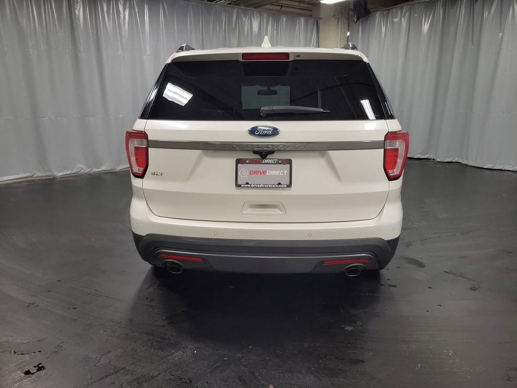 Used 2017 Ford Explorer XLT w/ Equipment Group 202A image 8
