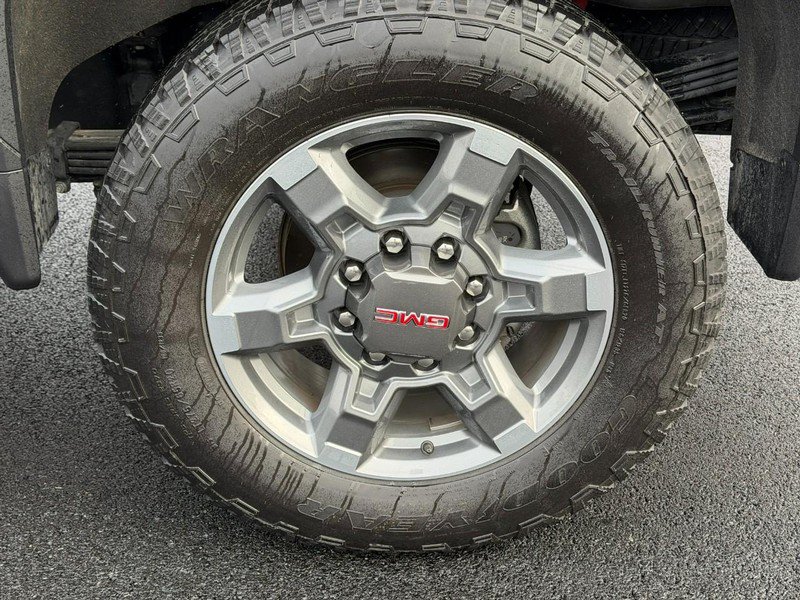 Used 2025 GMC Sierra 2500 SLT AWD/4WD image 8