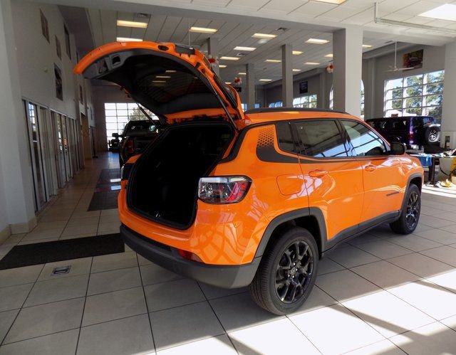 New 2026 Jeep Compass Latitude image 7
