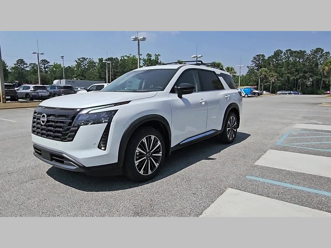 New 2026 Nissan Pathfinder Platinum FWD image 19