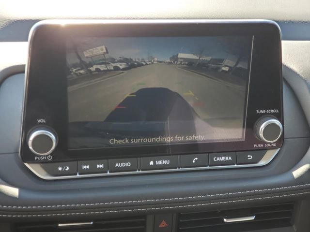 Certified 2025 Nissan Rogue SV image 30