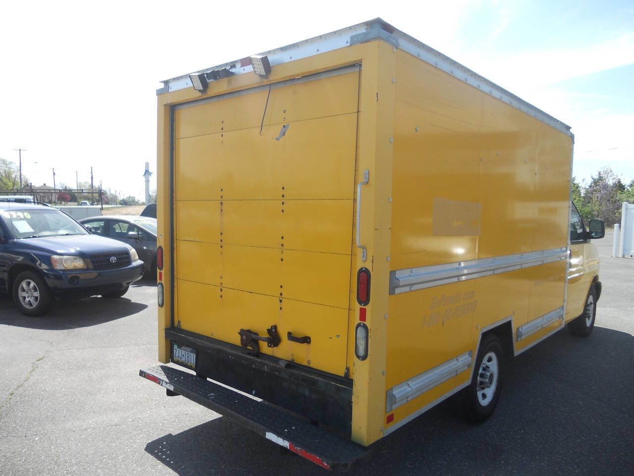 Used 2011 GMC Savana 3500 image 11