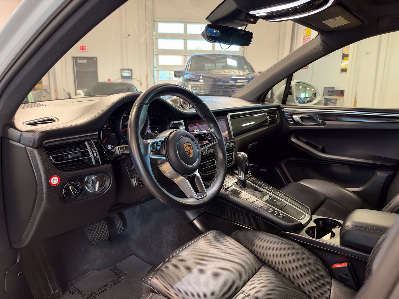 Used 2020 Porsche Macan GTS AWD/4WD image 18