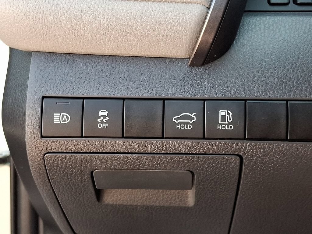 Certified 2020 Toyota Camry XLE AWD/4WD image 26