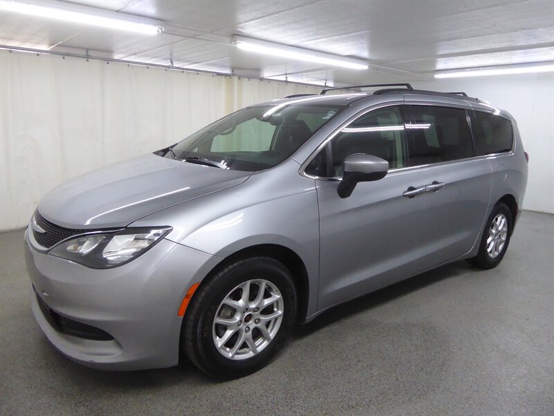 Used 2021 Chrysler Voyager Lxi FWD image 3