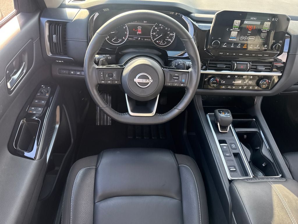 Used 2025 Nissan Pathfinder SL FWD image 15