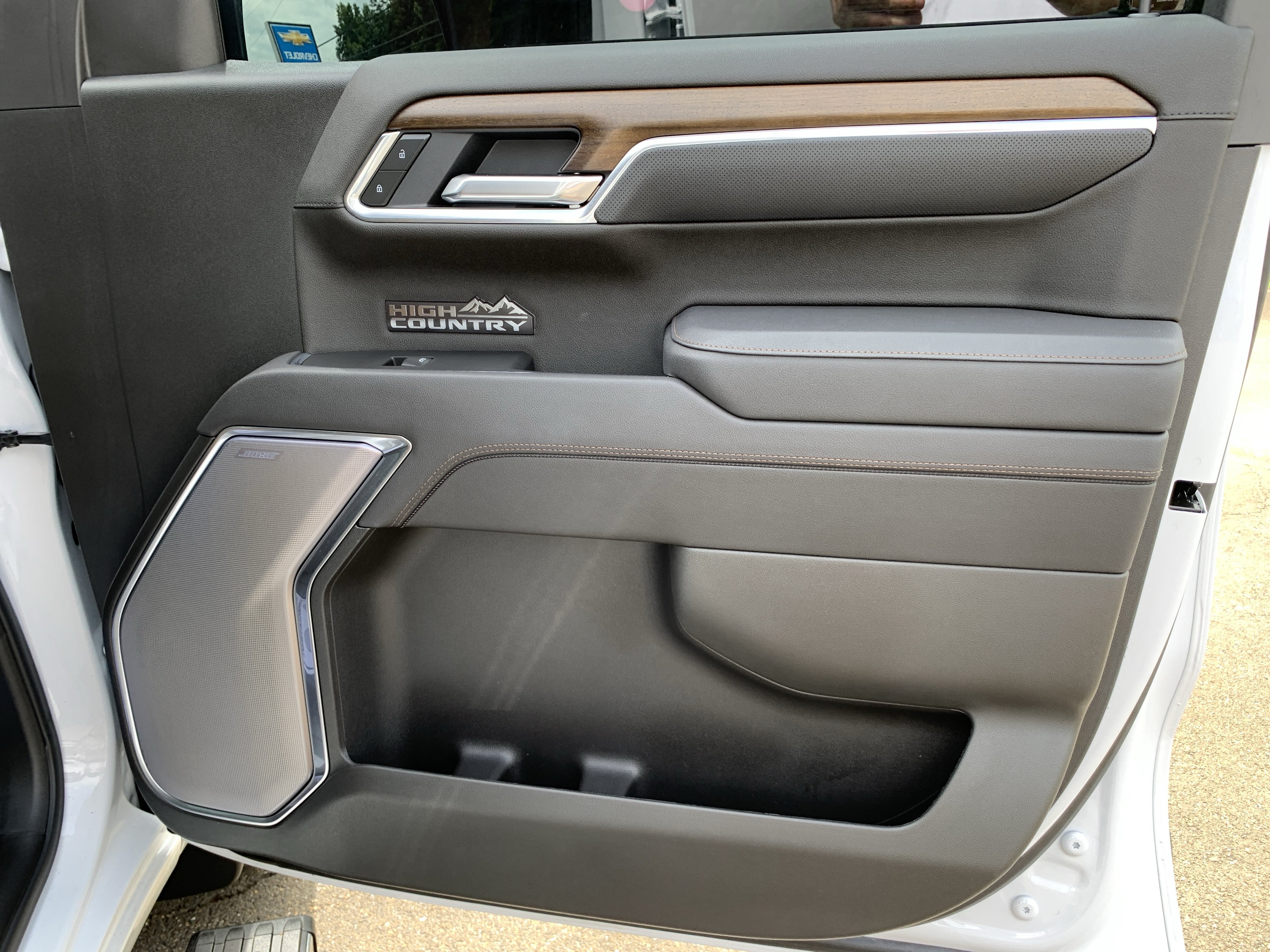 Used 2025 Chevrolet Silverado 1500 High Country AWD/4WD image 51