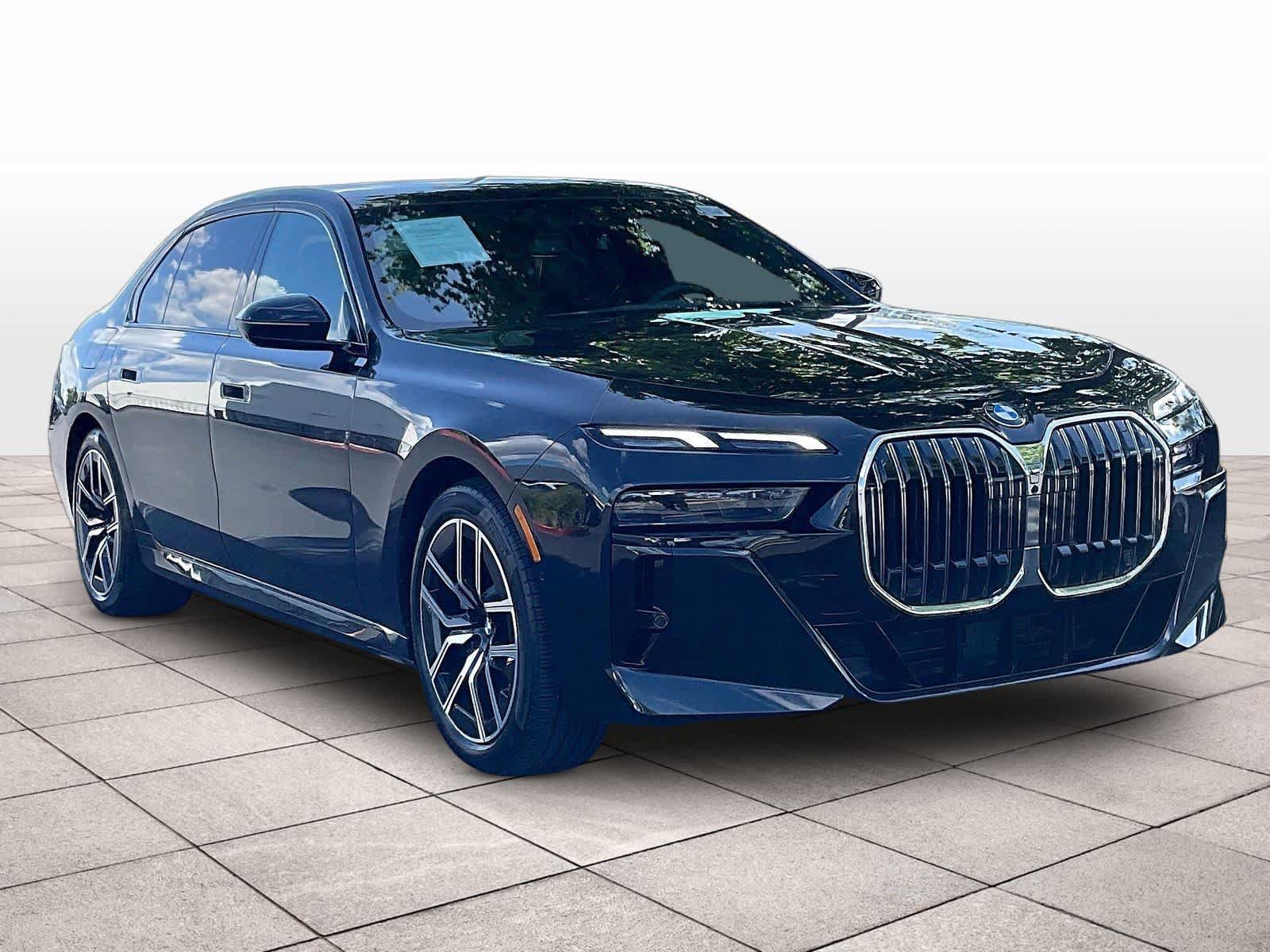 Certified 2023 BMW 740i RWD image 2