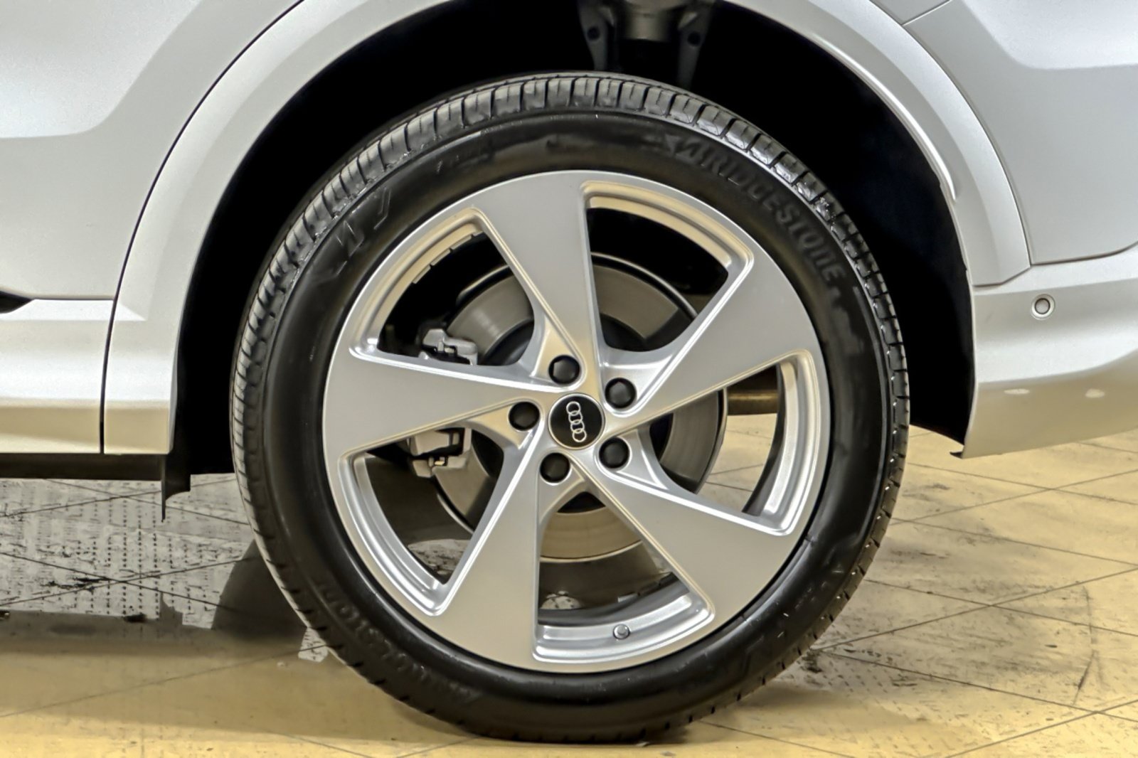 Used 2025 Audi Q5 Premium Plus w/ Premium Plus AWD/4WD image 24