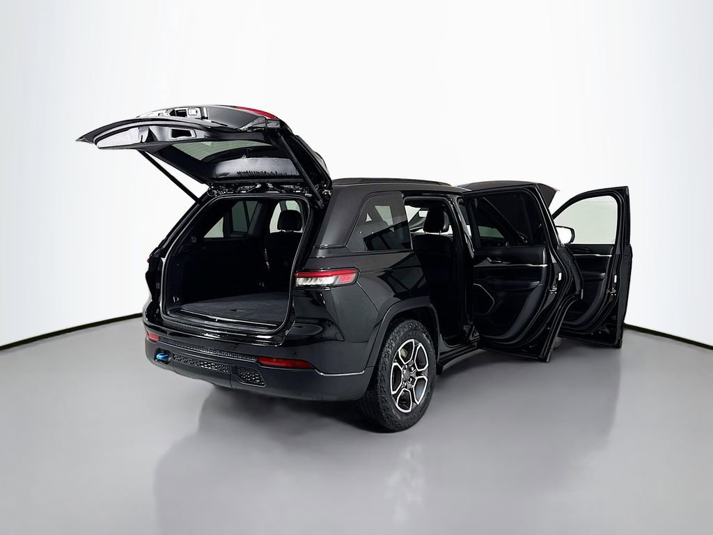 Used 2022 Jeep Grand Cherokee Trailhawk w/ Advanced Protech Group II AWD/4WD image 28