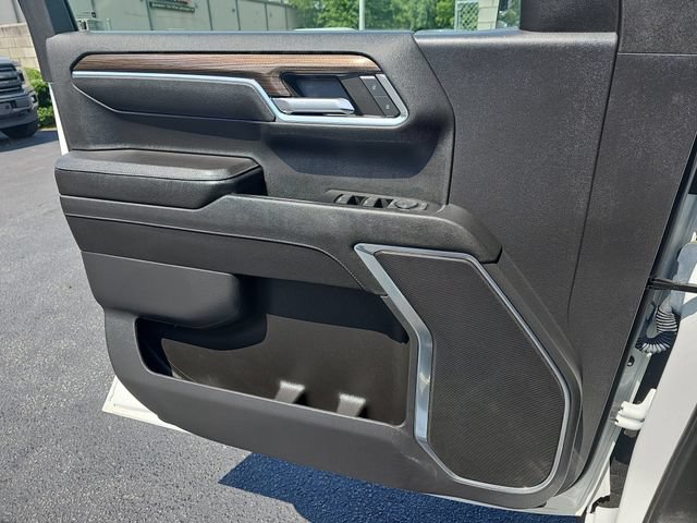 Used 2023 Chevrolet Silverado 1500 LT AWD/4WD image 32