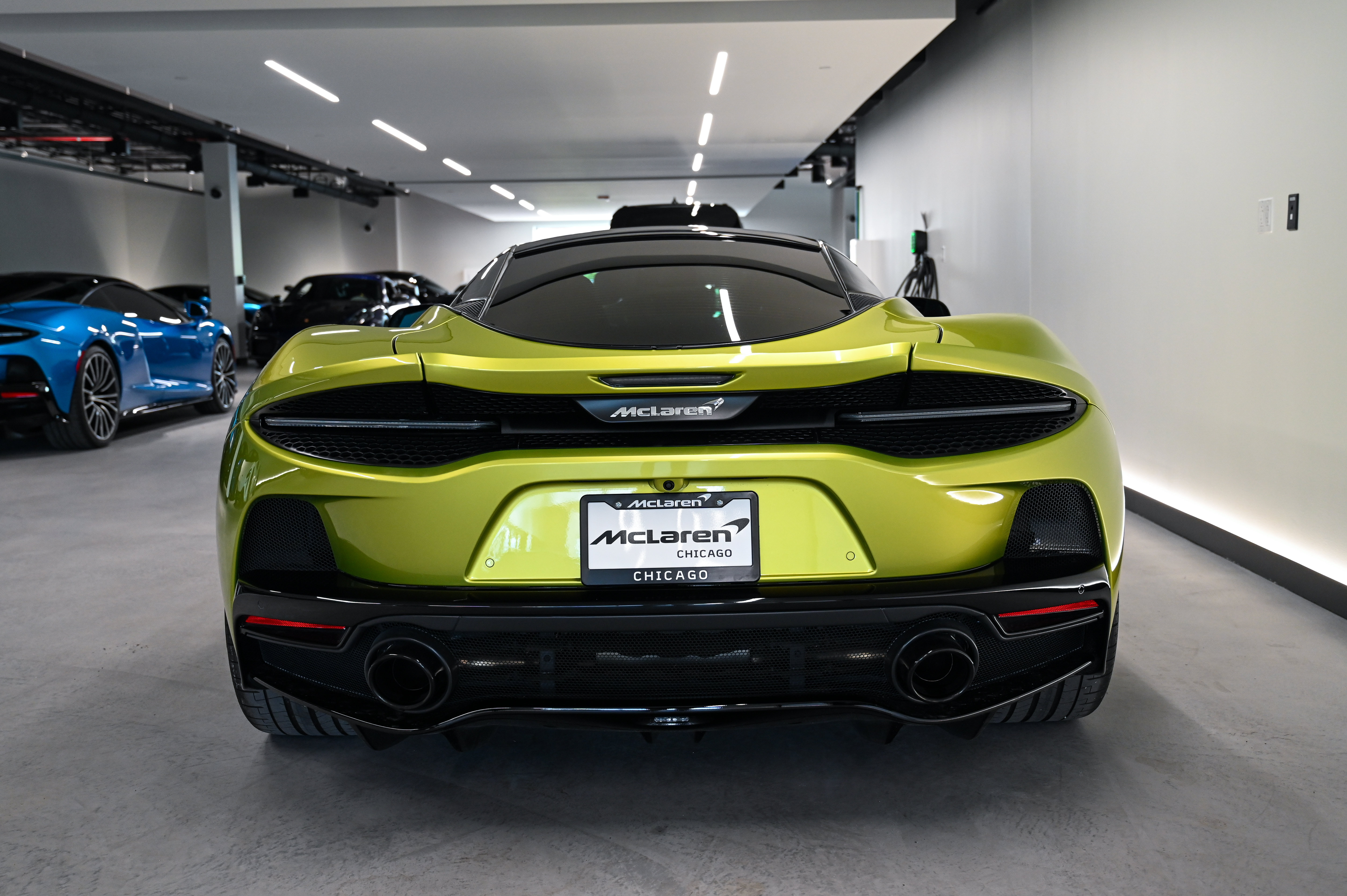Used 2023 McLaren GT RWD image 16