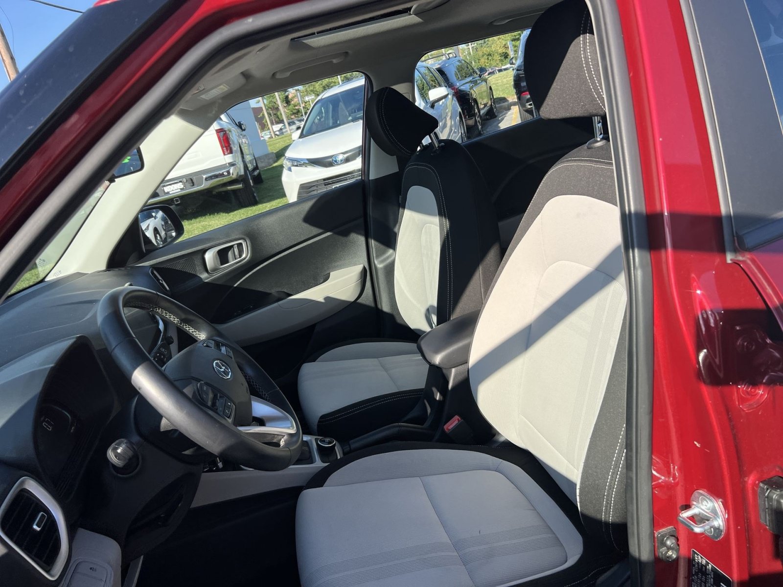 Used 2023 Hyundai Venue SEL w/ Cargo Package FWD image 13