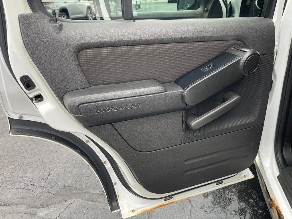 Used 2010 Ford Explorer XLT AWD/4WD image 17
