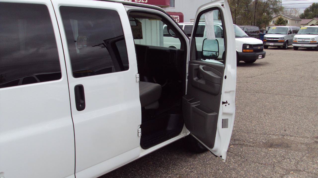 Used 2014 Chevrolet Express 1500 LT w/ LT Preferred Equipment Group AWD/4WD image 14