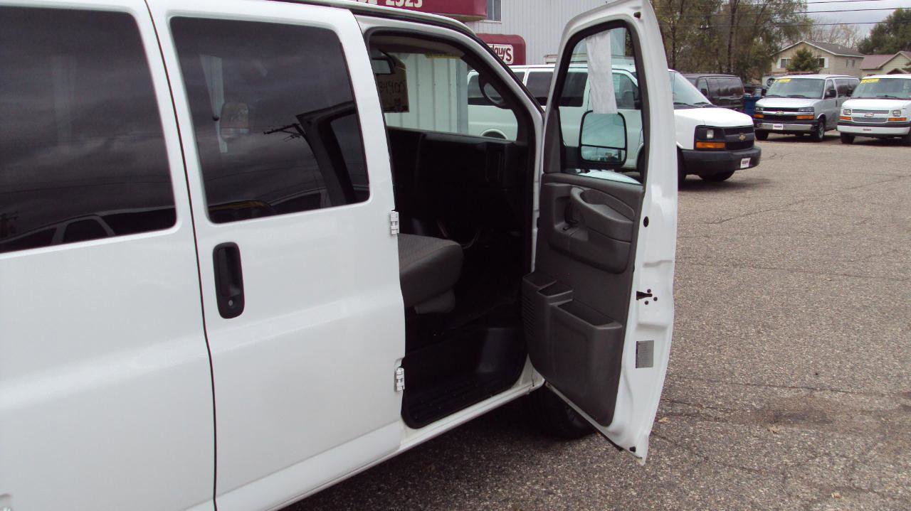 Used 2014 Chevrolet Express 1500 LT w/ LT Preferred Equipment Group AWD/4WD image 14
