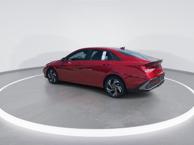 Used 2025 Hyundai Elantra SEL FWD image 6