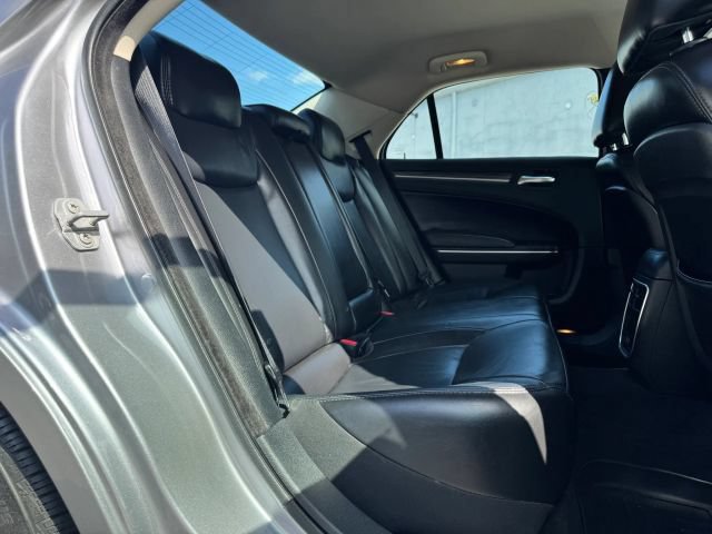 Used 2017 Chrysler 300 Limited RWD image 19