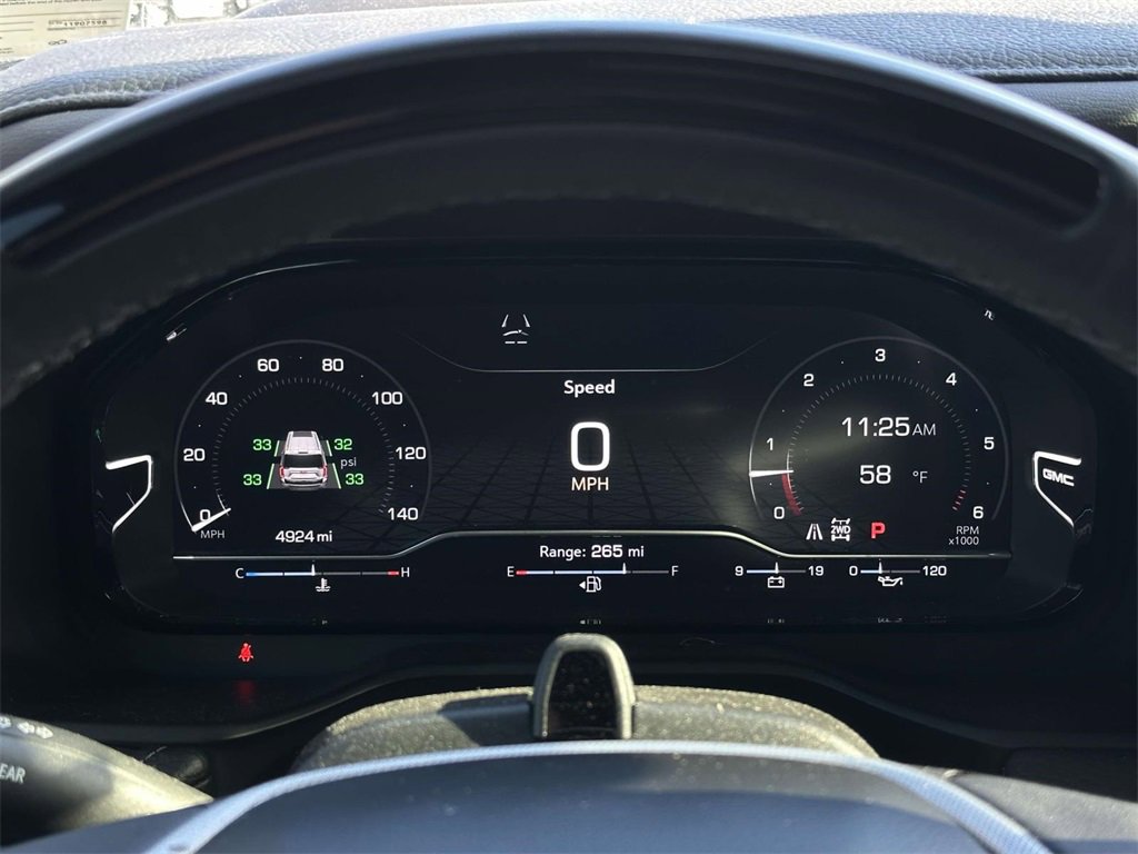 Used 2024 GMC Yukon Denali w/ Denali Reserve Package image 11