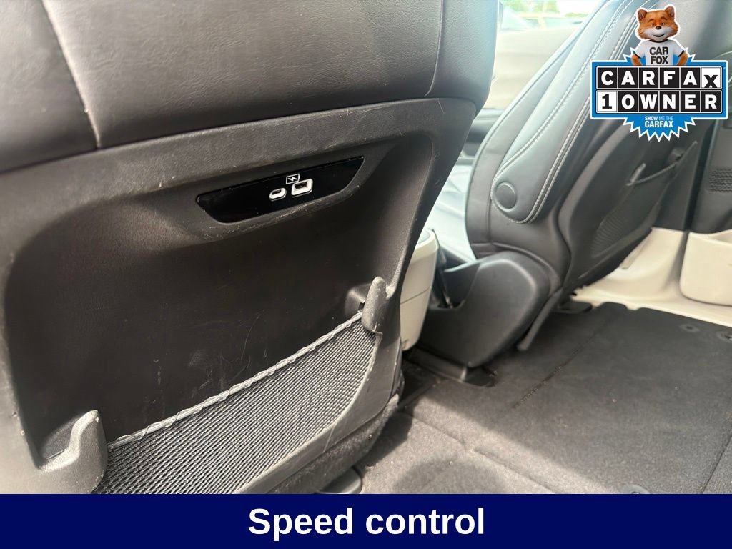Used 2023 Chrysler Pacifica Touring-L FWD image 27