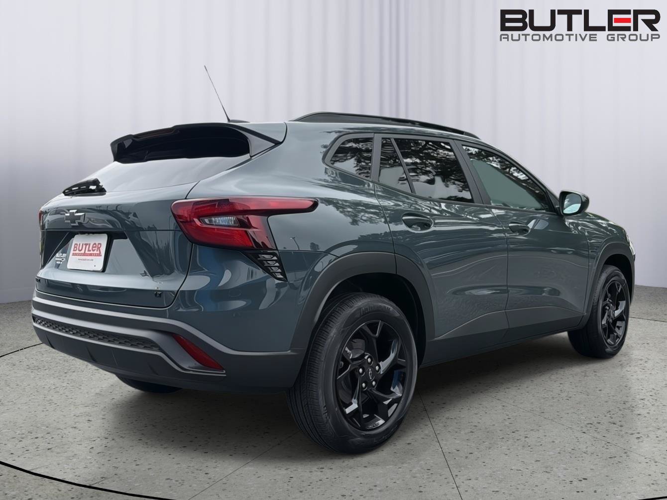 New 2026 Chevrolet Trax LT w/ Midnight Edition FWD image 6