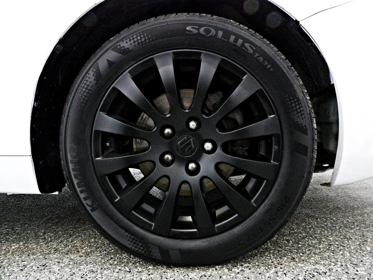 Used 2013 Suzuki Kizashi S FWD image 17