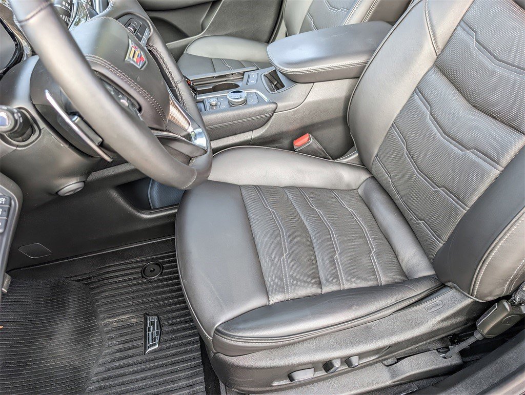 Certified 2024 Cadillac XT6 Sport w/ Platinum Package image 12