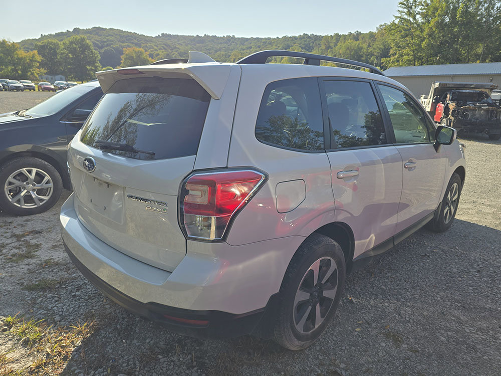 Used 2017 Subaru Forester 2.5i Premium w/ All-Weather Package image 3