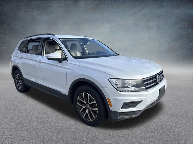 Used 2019 Volkswagen Tiguan SE w/ Panoramic Sunroof Package image 4