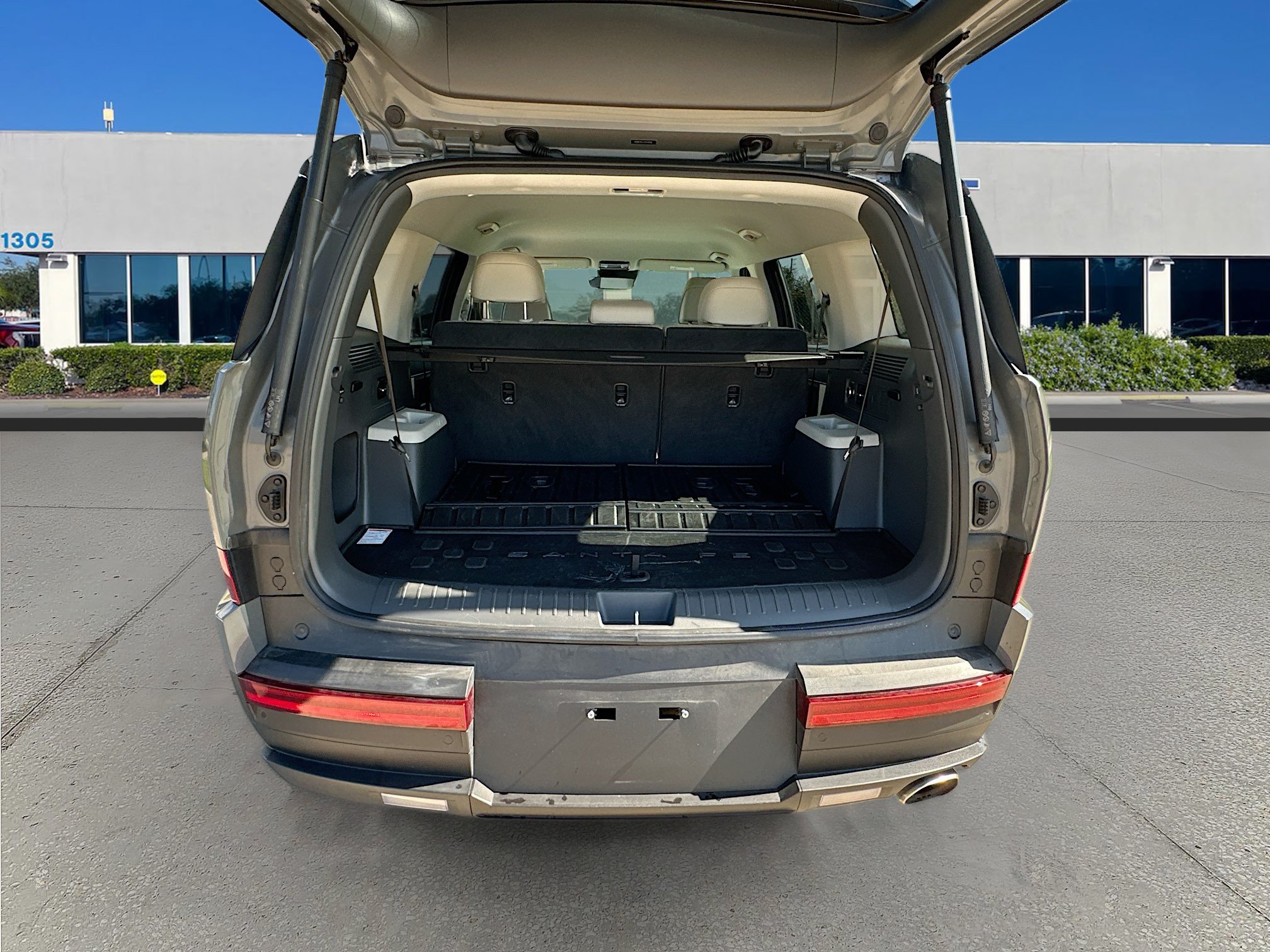 Used 2025 Hyundai Santa Fe SEL FWD image 24