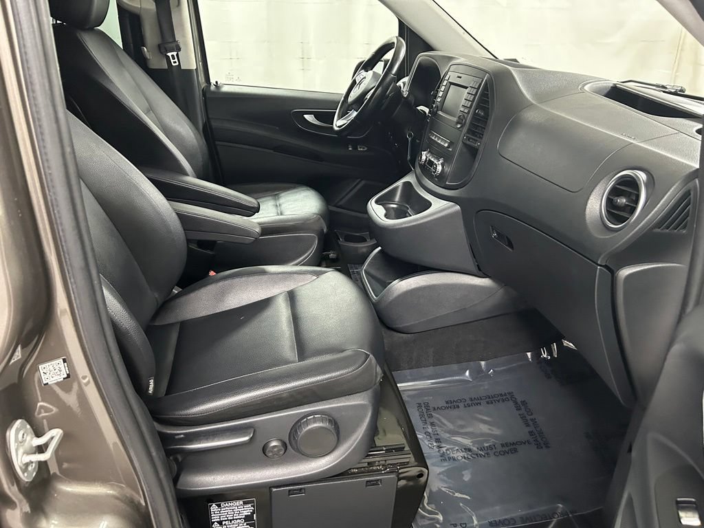 Used 2016 Mercedes-Benz Metris Passenger image 12