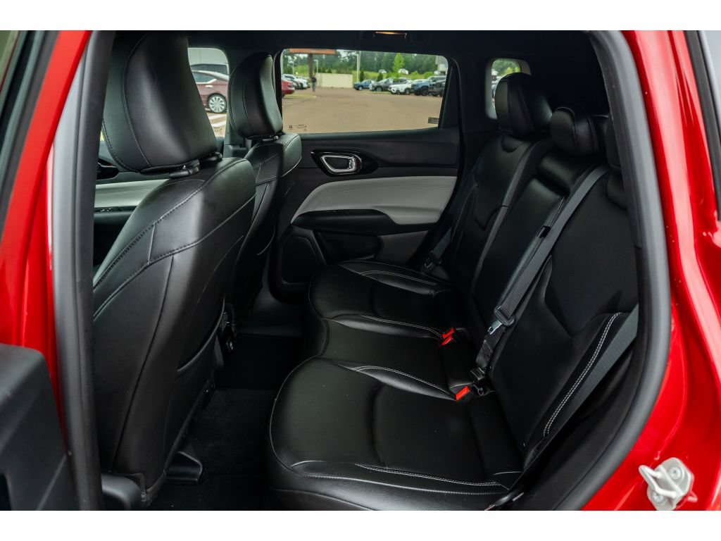 Used 2025 Jeep Compass Limited AWD/4WD image 14