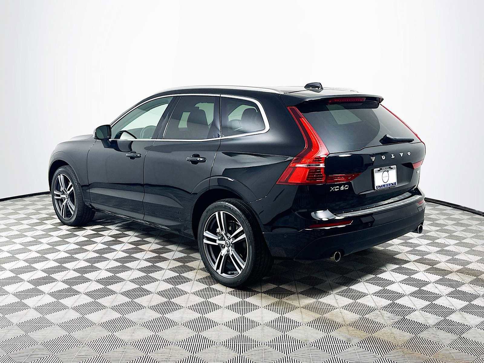 Used 2019 Volvo XC60 T6 Momentum w/ Multimedia Package image 5