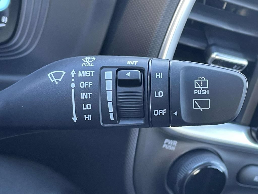 New 2026 Hyundai Venue SEL FWD image 23