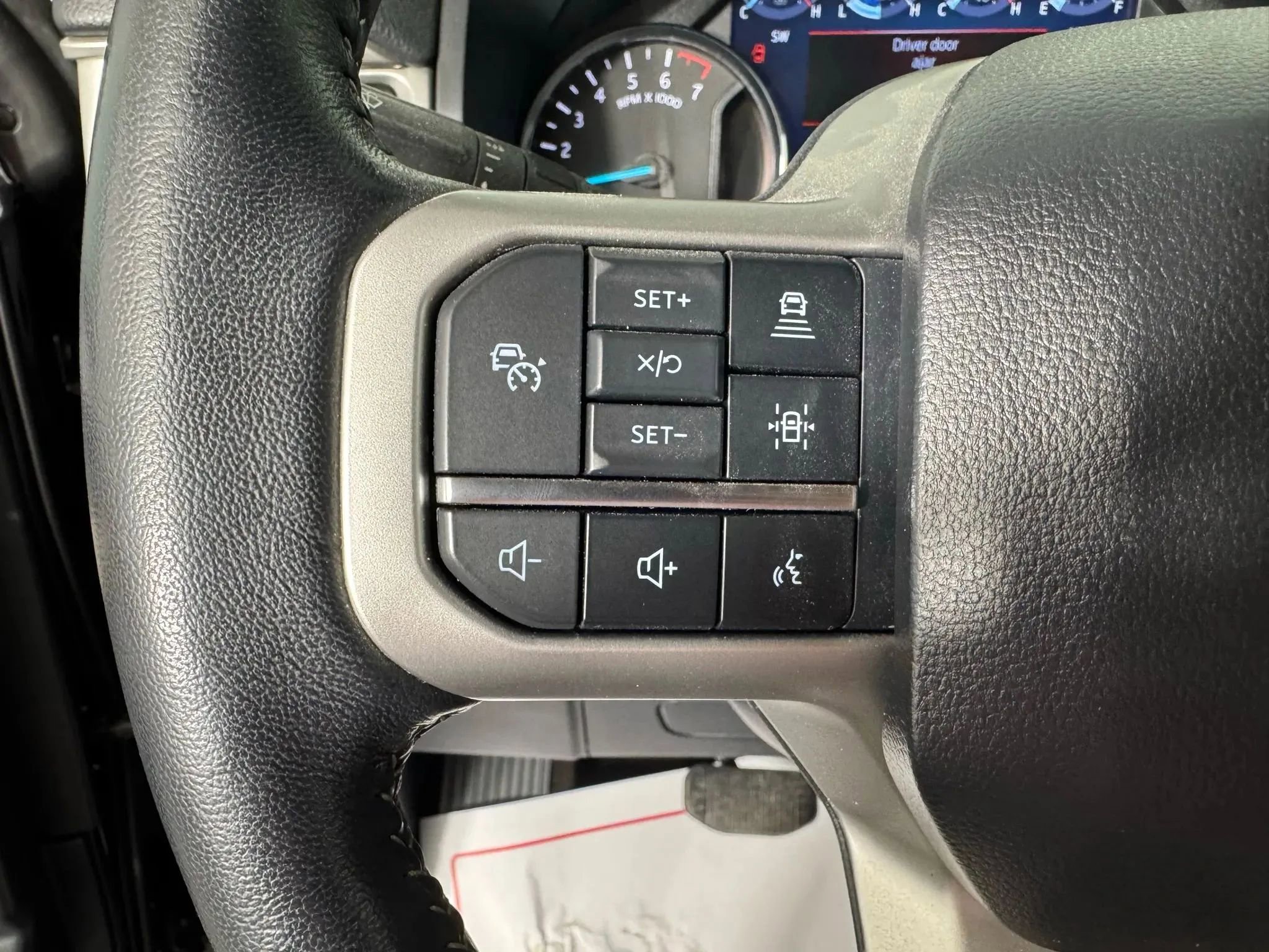 Used 2023 Ford Expedition XLT image 15