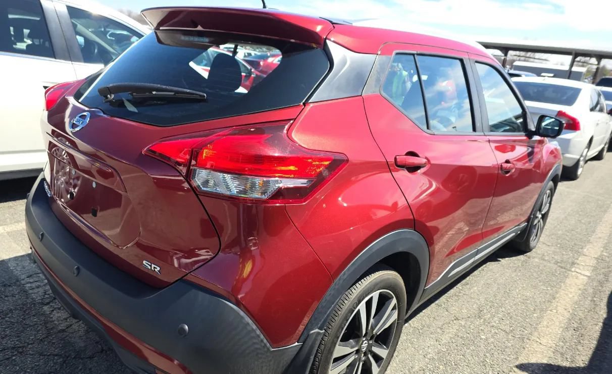 Used 2020 Nissan Kicks SR FWD image 3