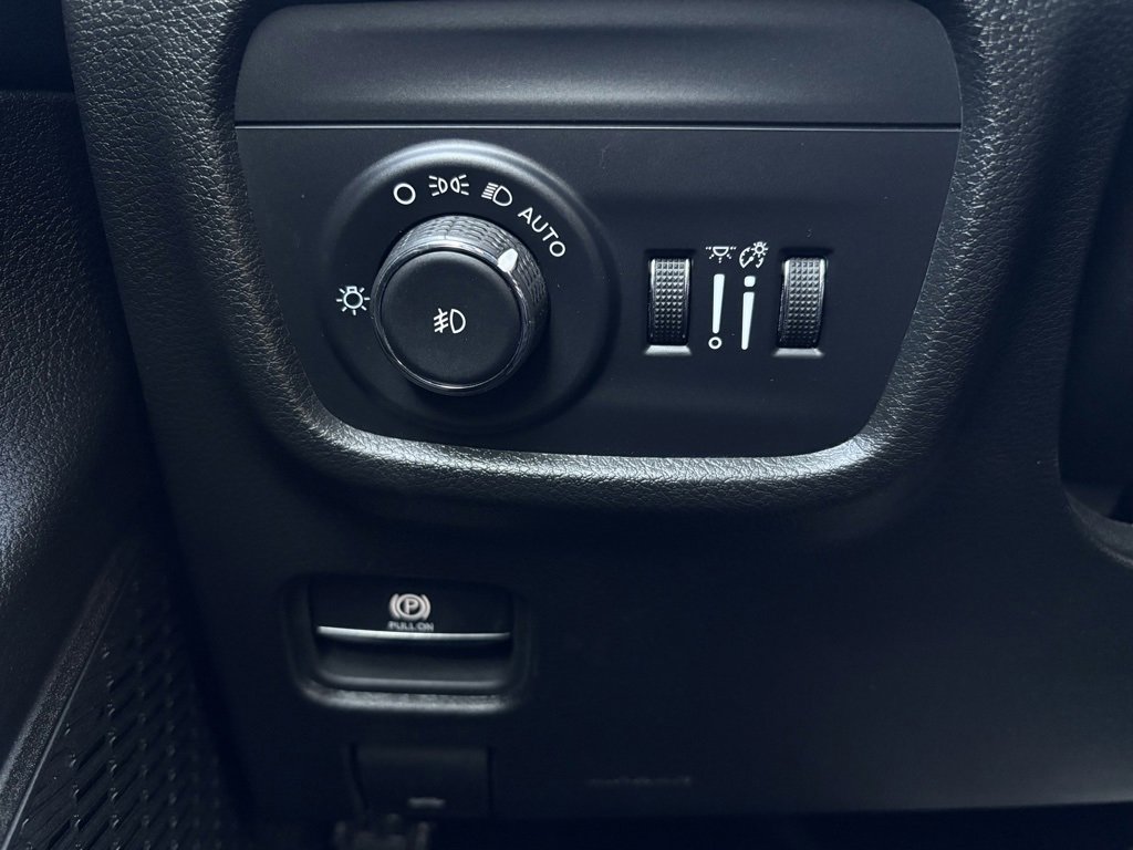 Used 2024 Jeep Grand Cherokee Limited w/ Trailer Tow Package image 13