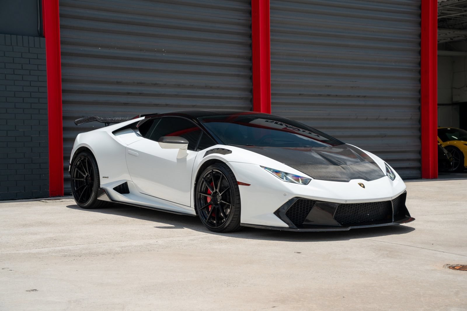 Used 2015 Lamborghini Huracan LP 610-4 AWD/4WD image 4