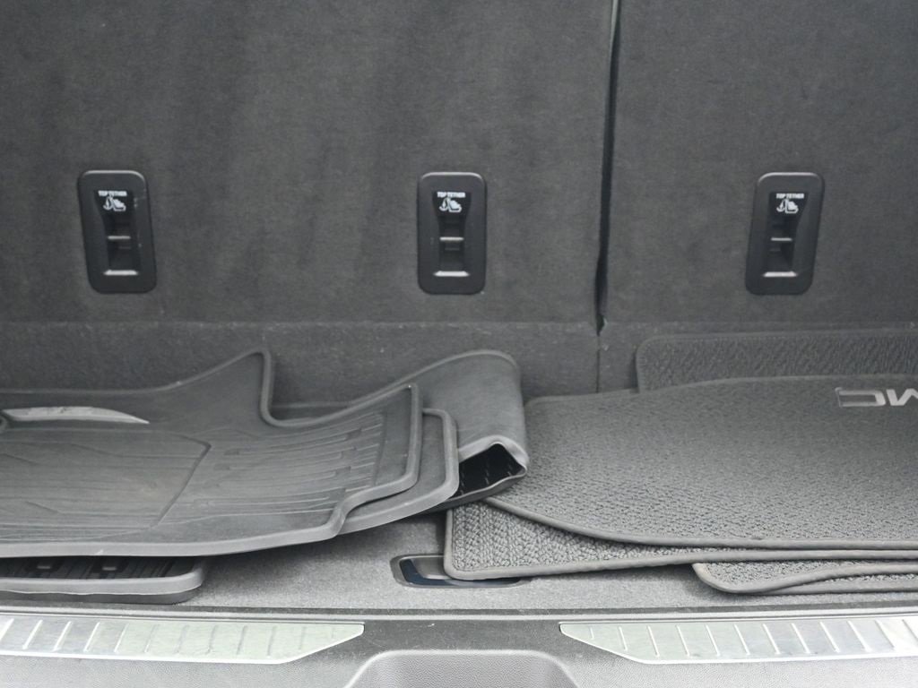 Used 2023 GMC Yukon Denali image 15