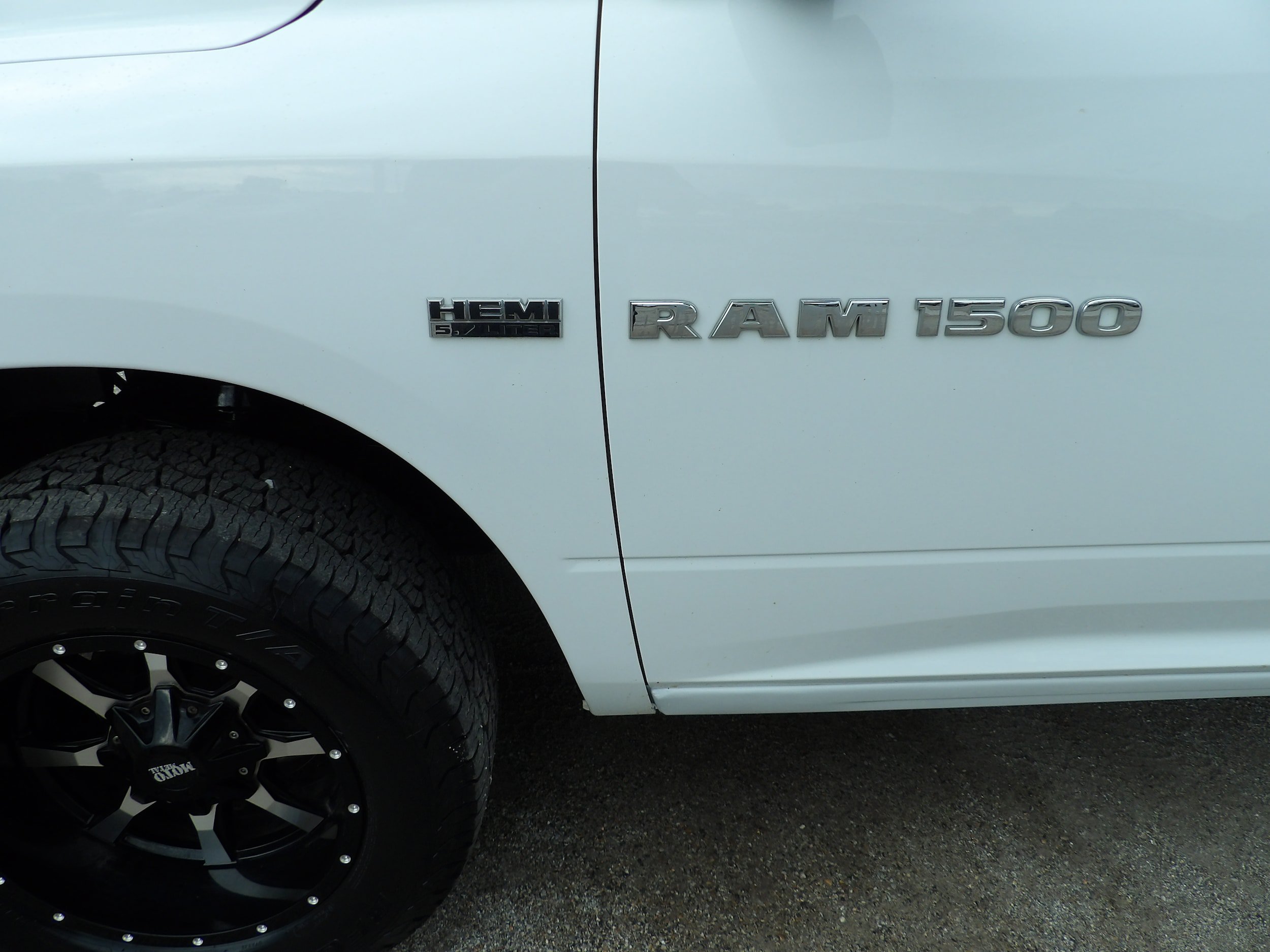 Used 2012 RAM 1500 Classic SLT w/ Protection Group AWD/4WD image 2