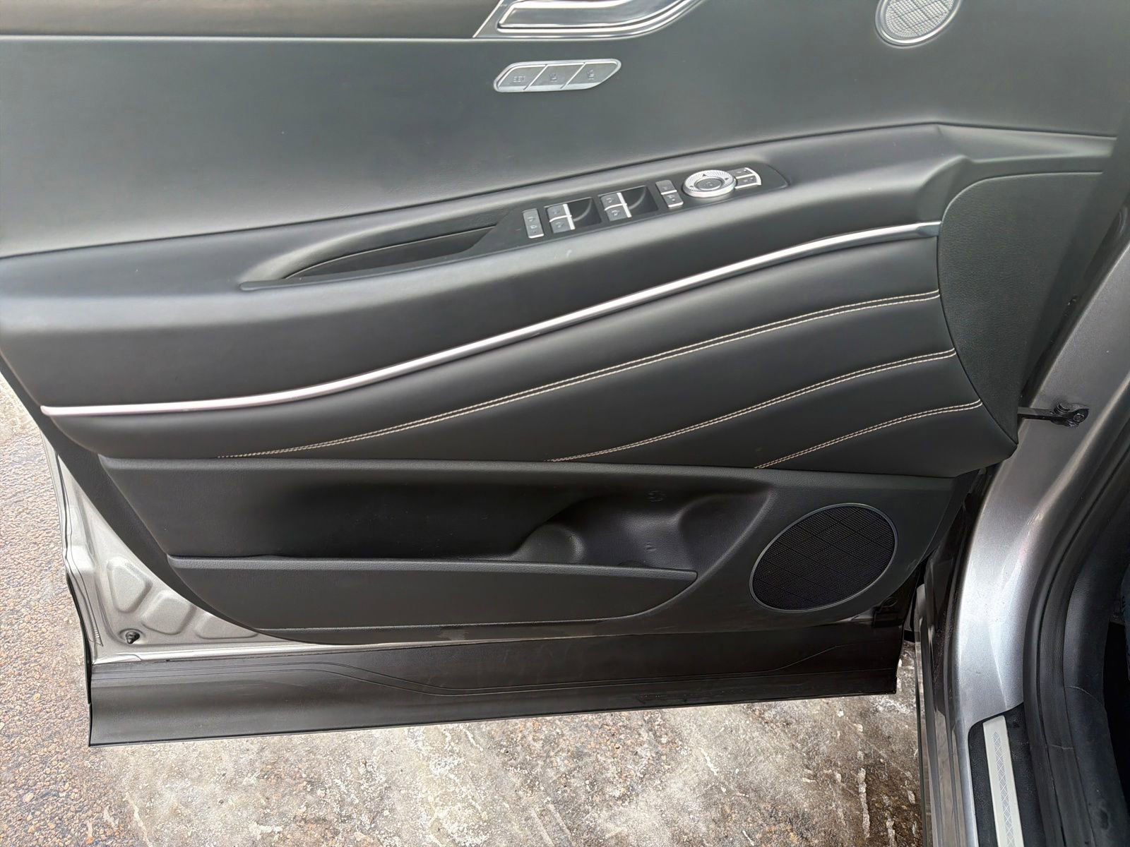 Used 2024 Genesis GV80 2.5T image 12