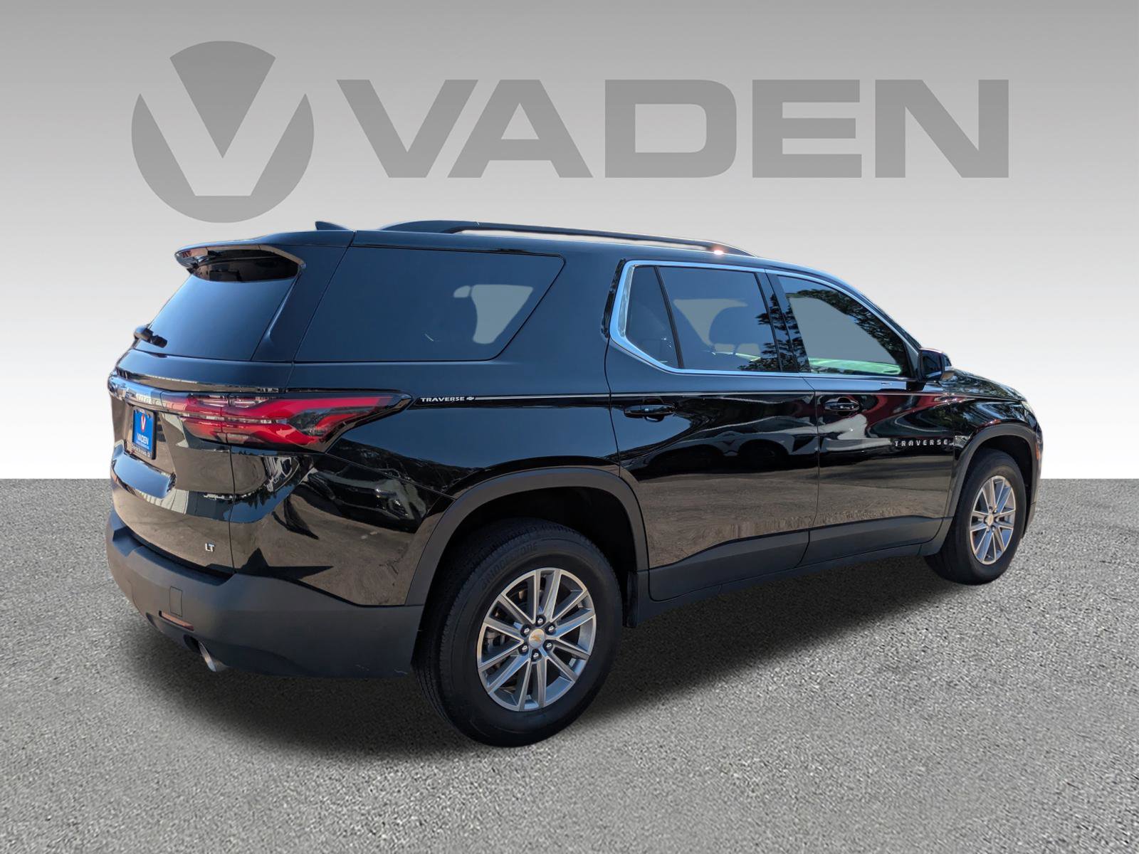 Used 2023 Chevrolet Traverse LT FWD image 28