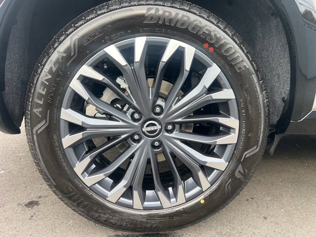 New 2026 Nissan Rogue Platinum image 13