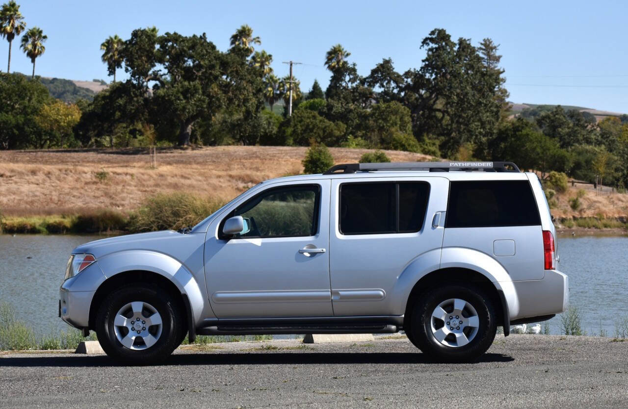 Used 2005 Nissan Pathfinder SE w/ (G01) SE Comfort Pkg image 18