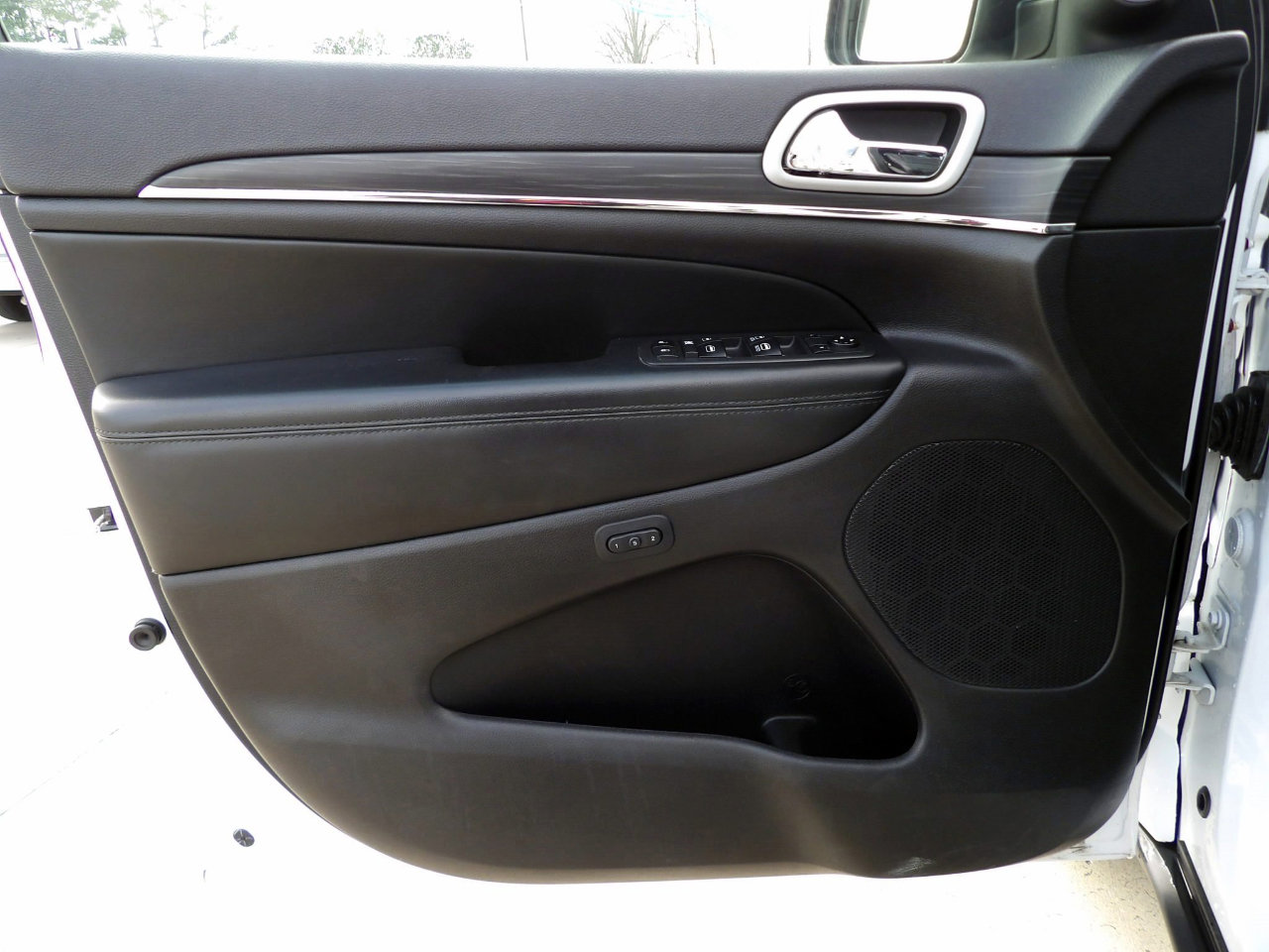 Used 2021 Jeep Grand Cherokee Limited image 42