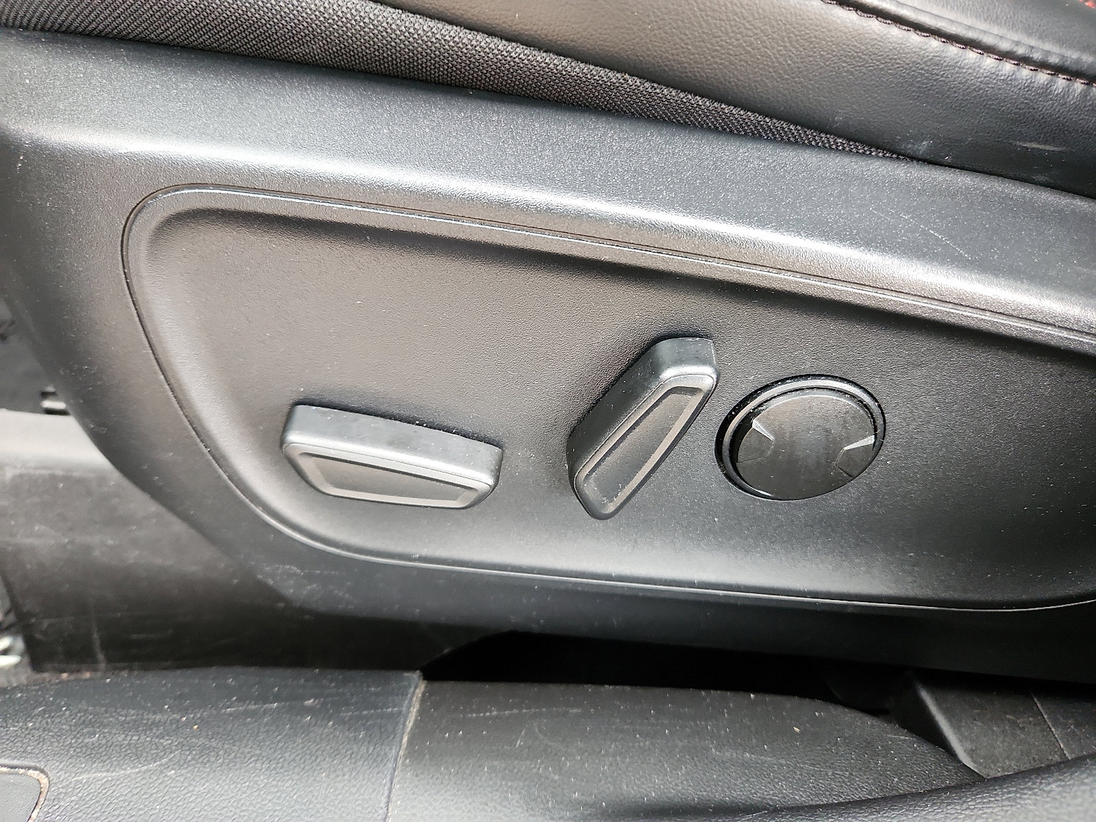 Used 2024 Ford Escape ST-Line AWD/4WD image 13