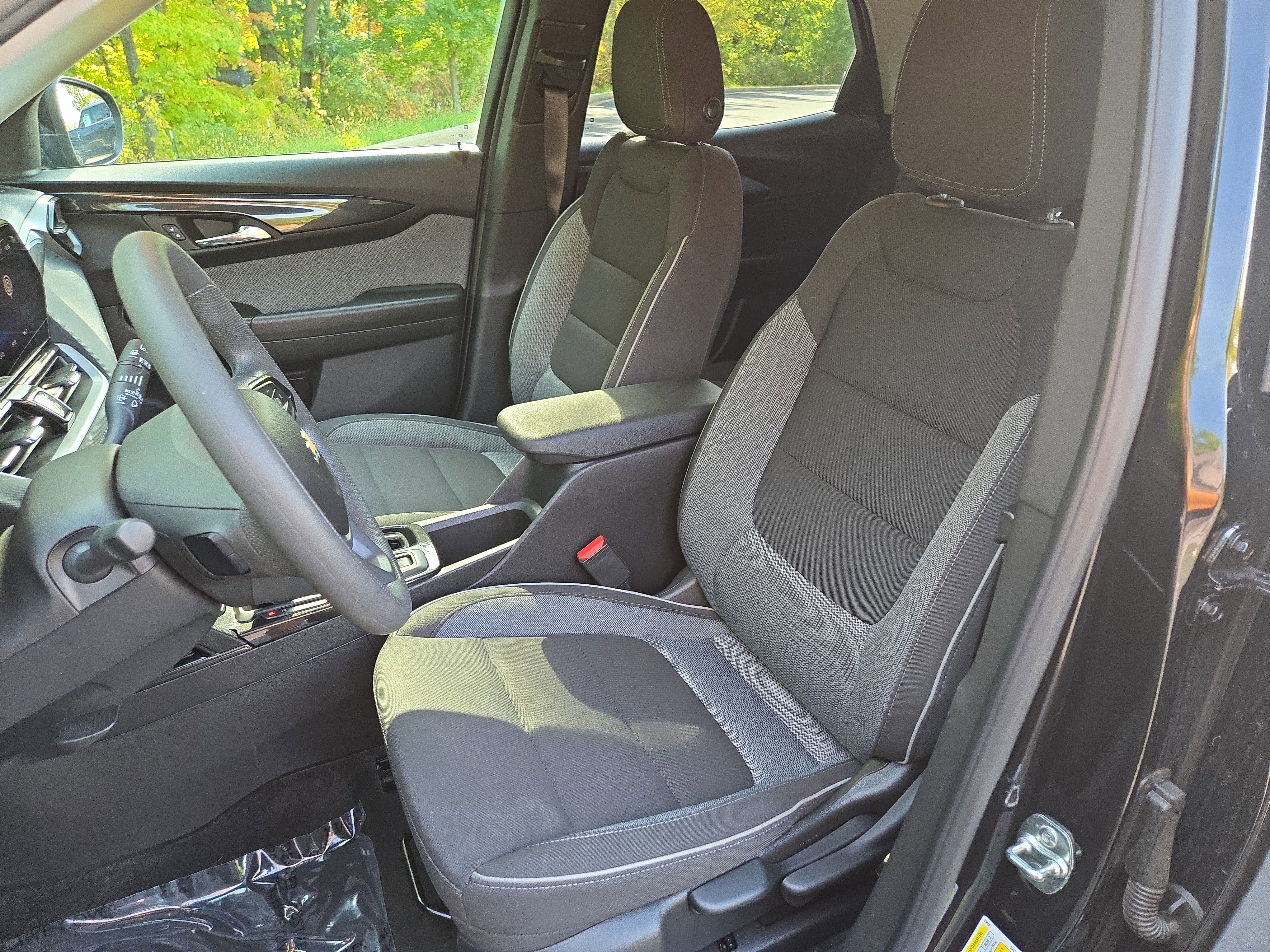 Used 2025 Chevrolet TrailBlazer LT image 12