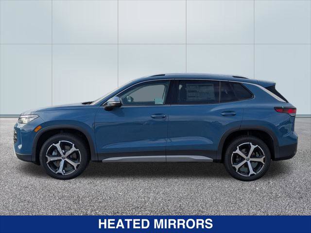 New 2025 Volkswagen Tiguan SE image 2