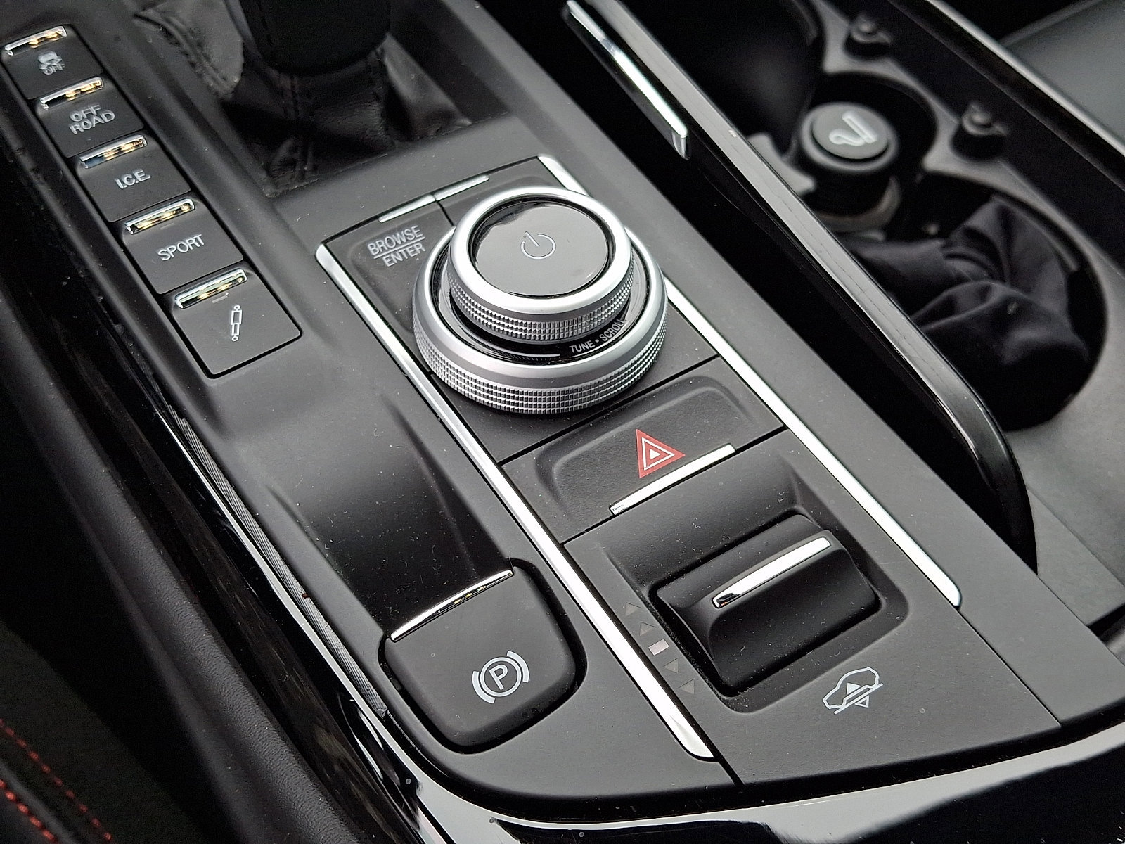 Used 2024 Maserati Levante GT Ultima image 24