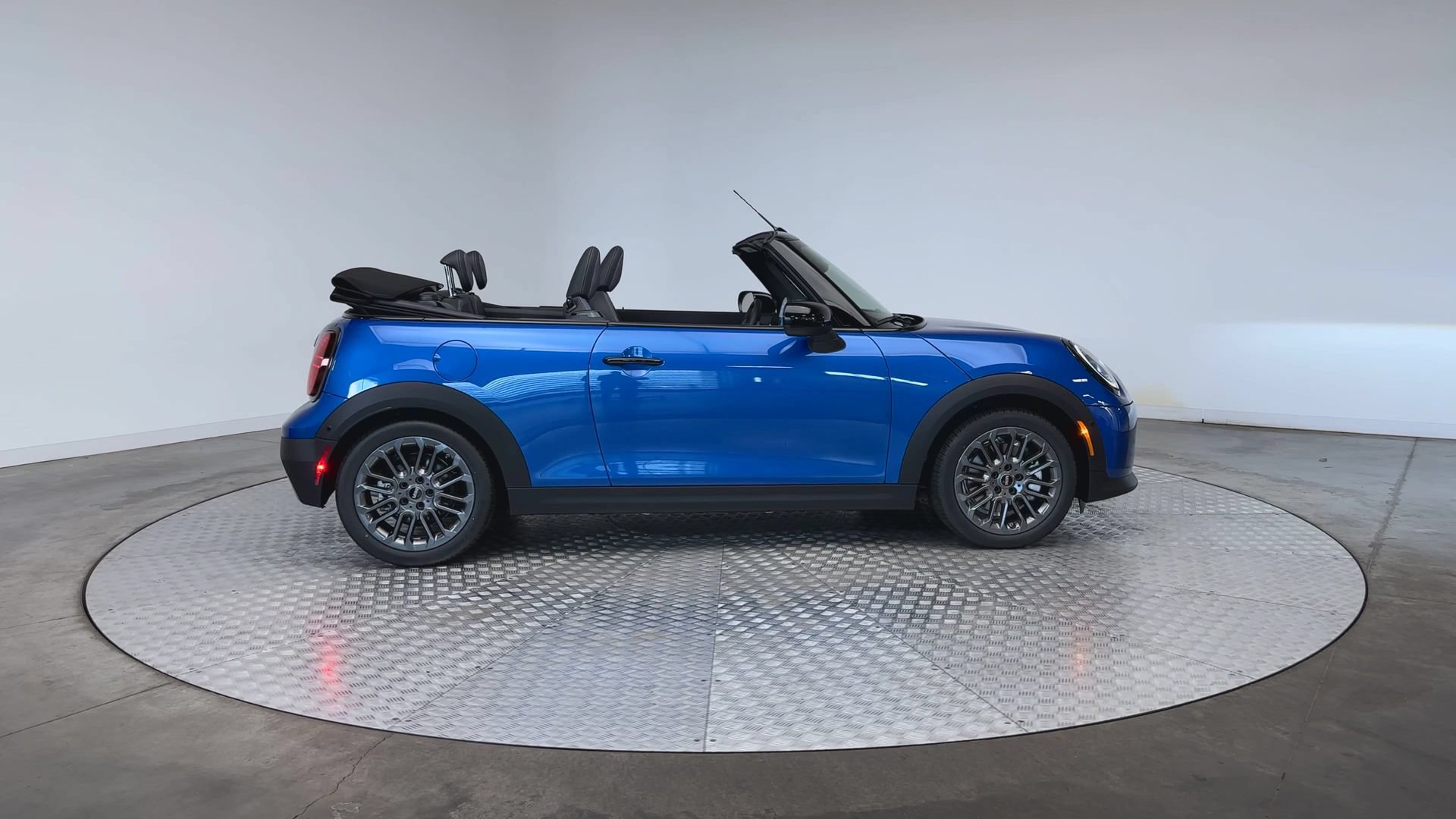 New 2026 MINI Cooper S FWD image 9